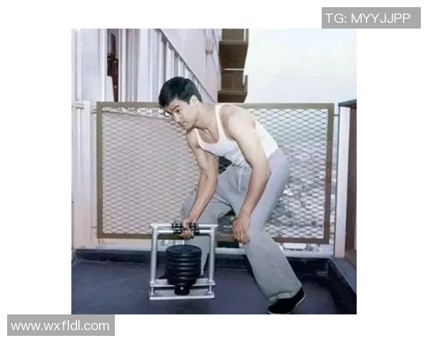 举重运动员的奋斗之路：从坚持训练到突破极限的成长故事